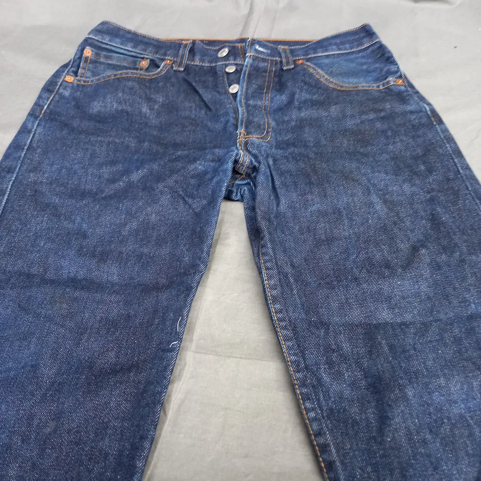 LEVIS 501 DARK DENIM JEANS - W31 L32