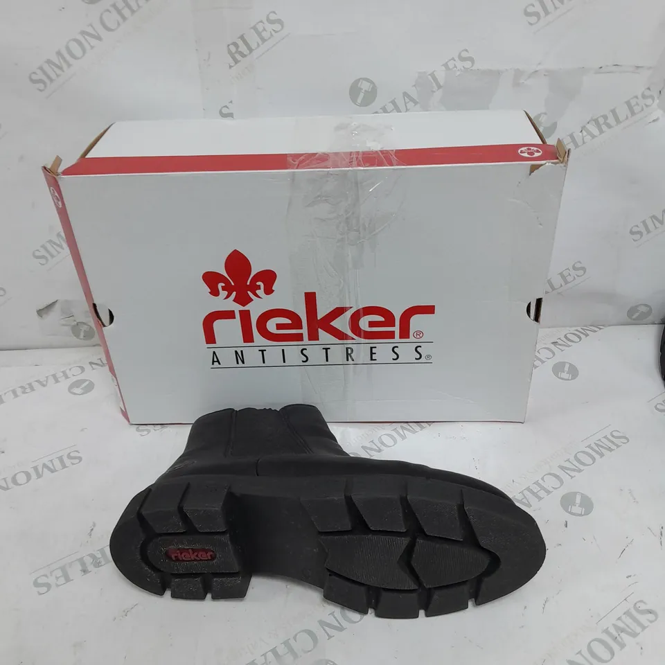 BOXED PAIR OF RIEKER CHUNKY ANKLE BOOTS IN BLACK SIZE 7.5 