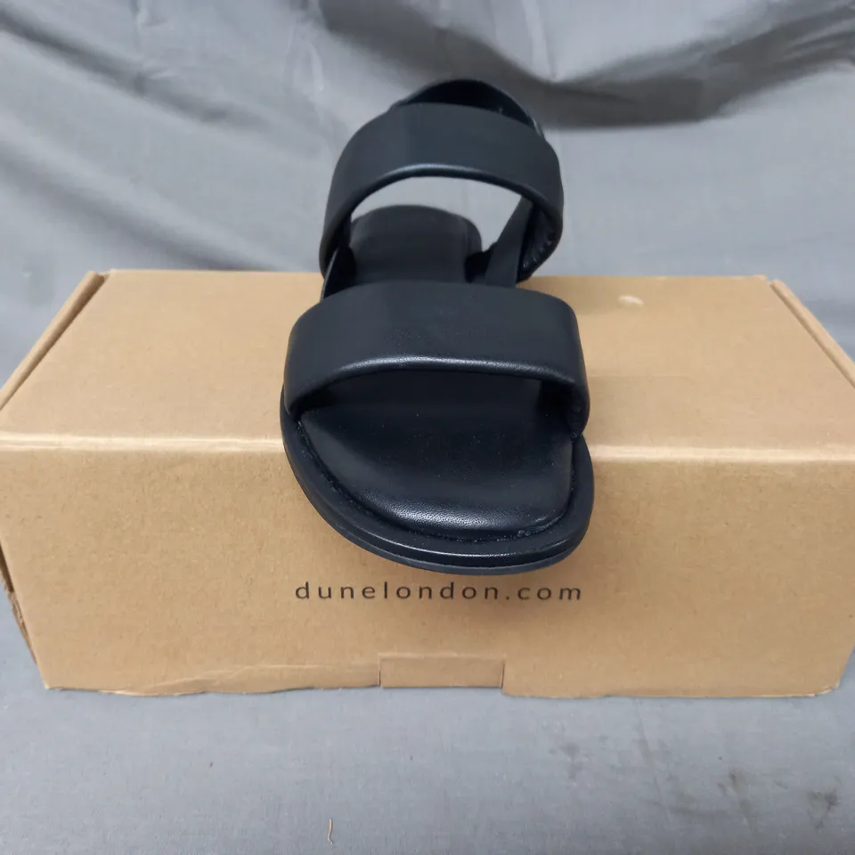 BOXED PAIR OF DUNE LONDON LEATHER SANDALS IN BLACK SIZE 6
