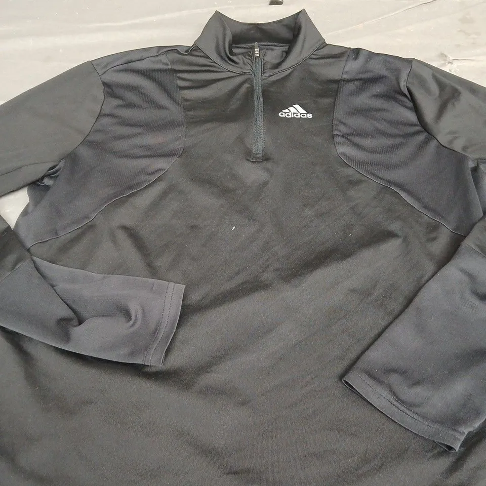 ADIDAS 1/4 ZIP TOP - SIZE 20/22