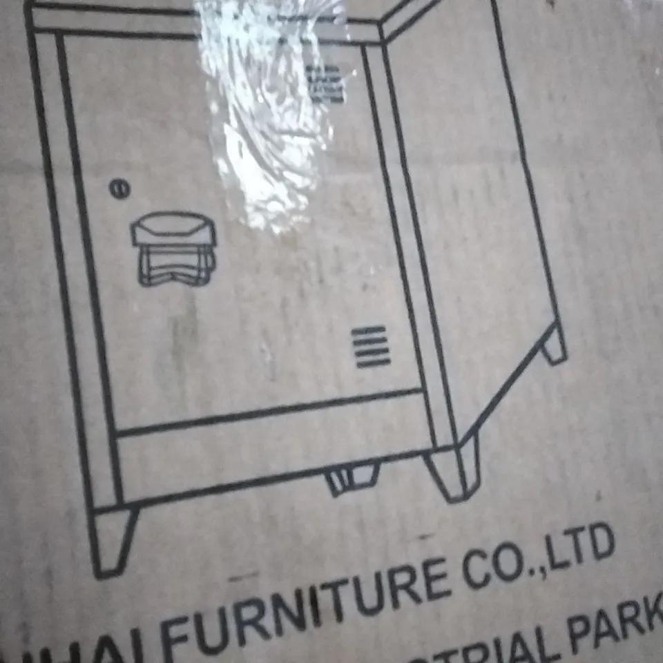 BOXED WHITE STEEL LOCKER