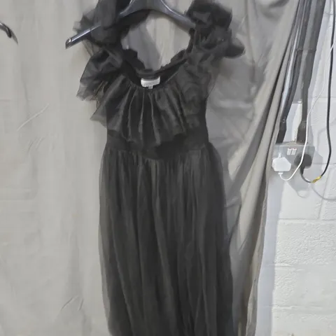 FAERESTY BLACK EVENING DRESS WITH TULLE RUFFLE – UK SIZE L