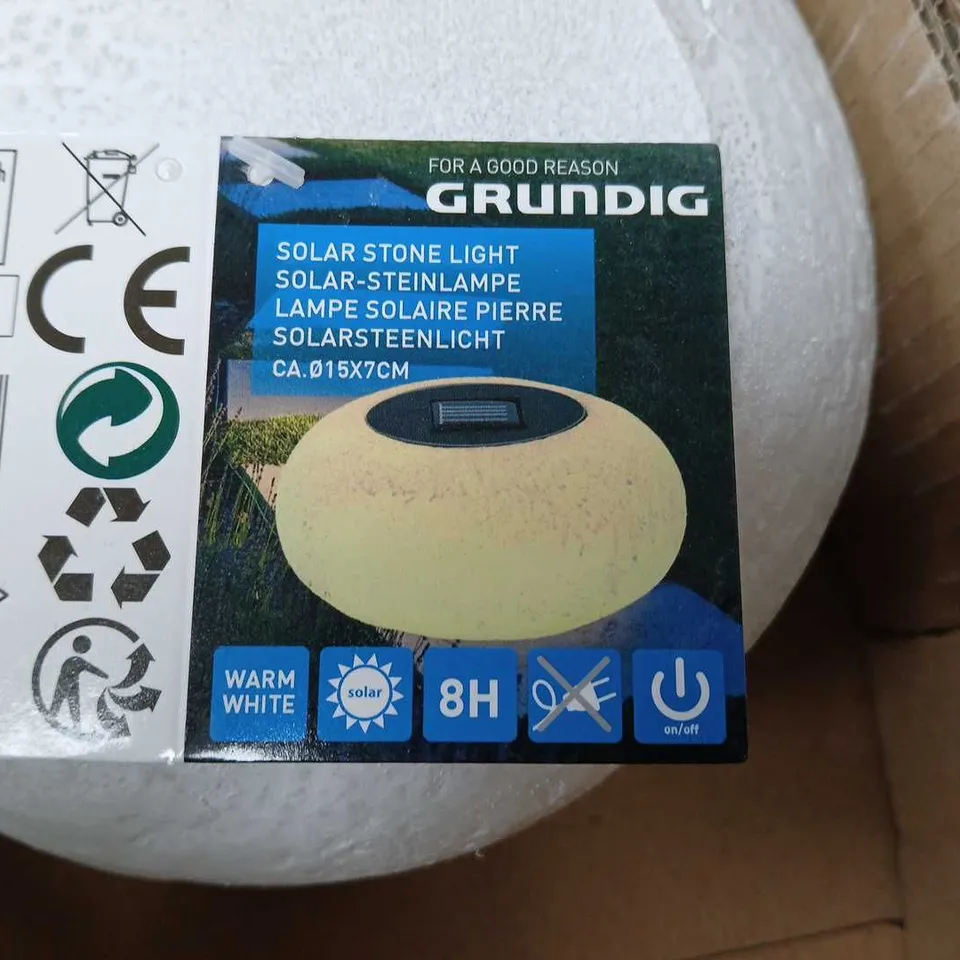 SET OF 5 GRUNDIG SOLAR STONE LIGHTS