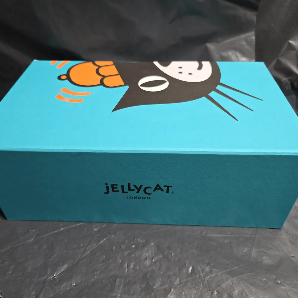 JELLYCAT BLOSSOM BEIGE BUNNY 'PETAL' PLUSH TOY – LONDON