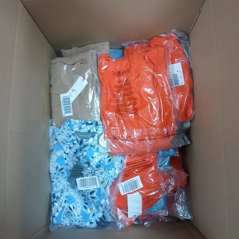 BOX OF APPROXIMATELY 20 ASSORTED CLOTHING AND FASHION ITEMS IN VARIOUS STYLES, SIZES, AND COLOURS - COLLECTION ONLY