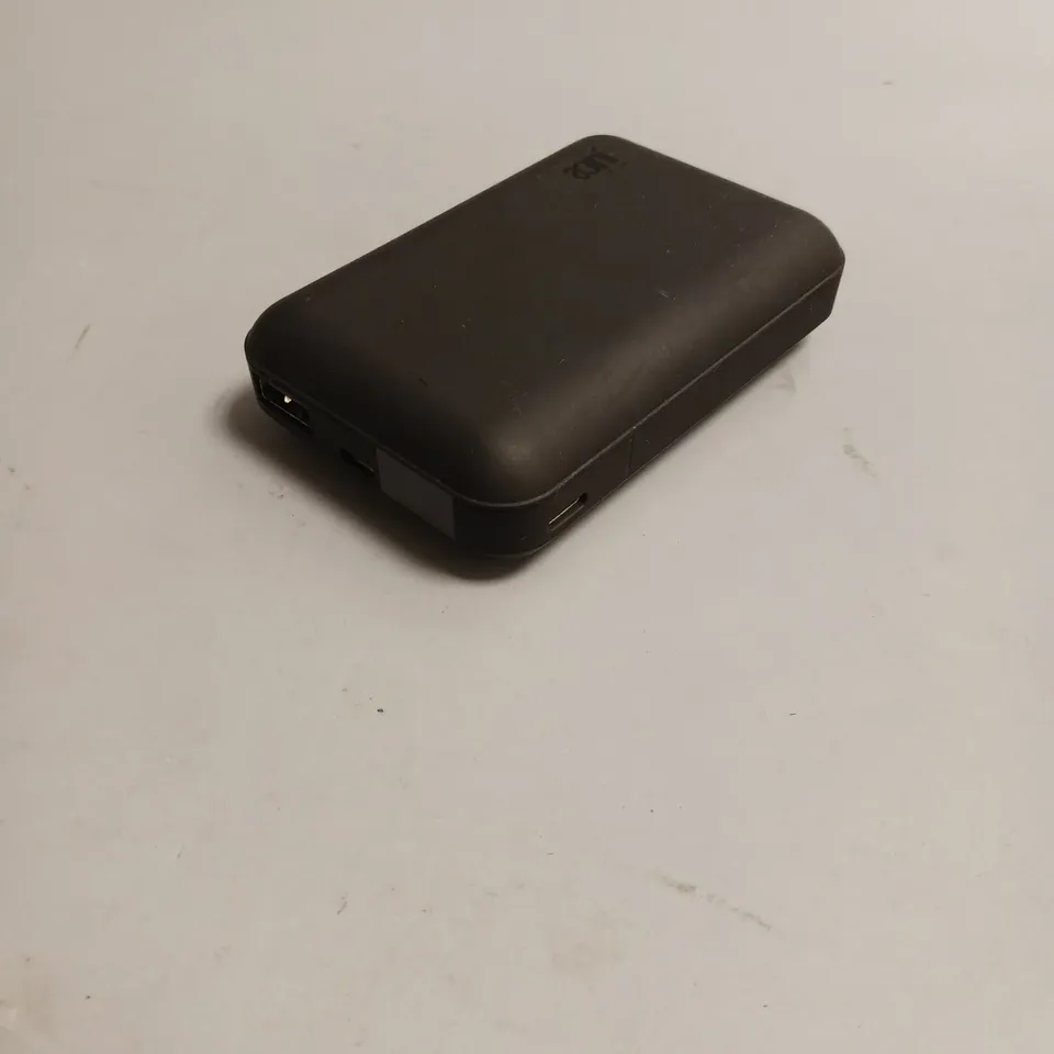 JUICE POWERBANK IN BLACK TYPE-C AND MICRO USB INPUT AND USB OUTPUT