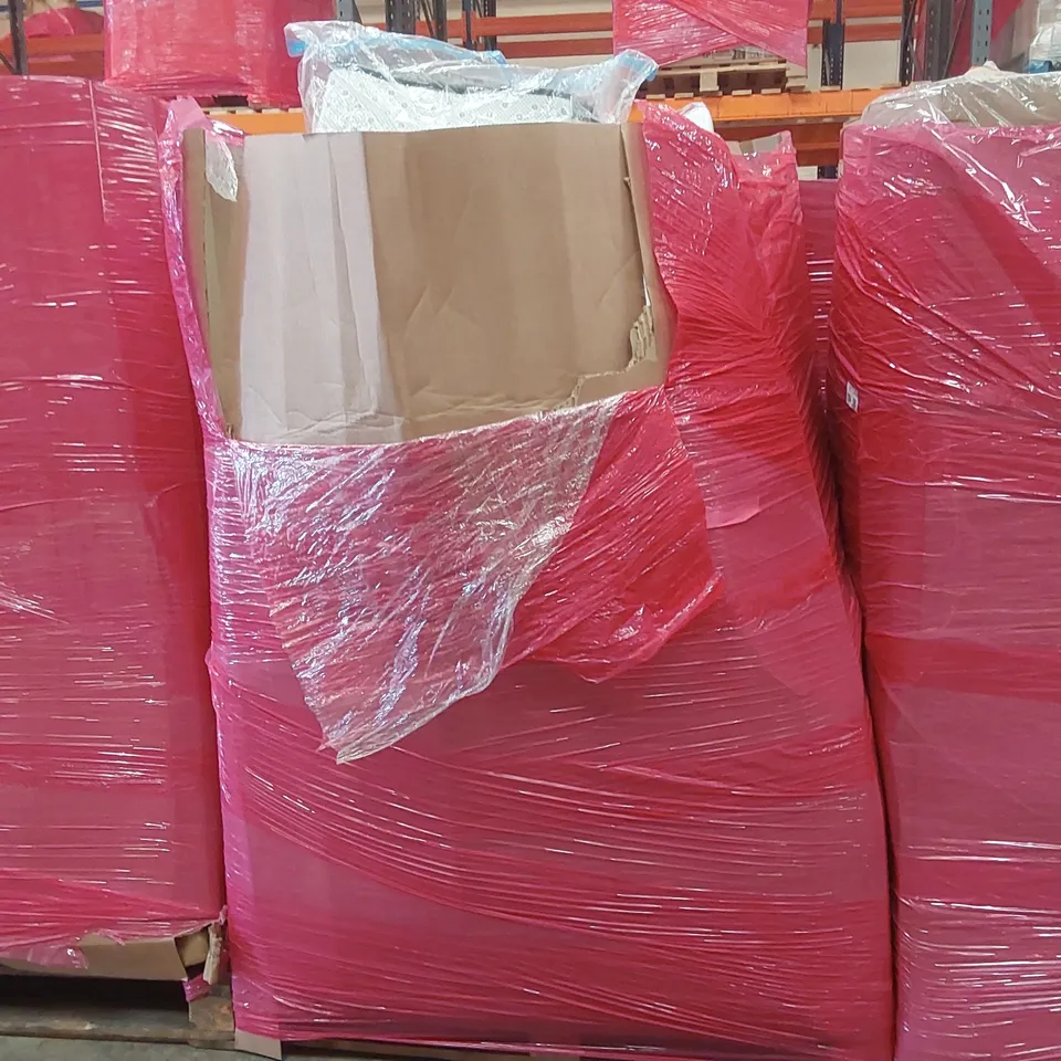 PALLET OF ASSORTED ITEMS INCLUDING: ROBOROCK S7 ROBOTIC VACUUM CLEANER, UDREAMER RECORD PLAYER, LARGE RUG, CHRISTMAS GARLAND, BABY CHANGING MAT ECT