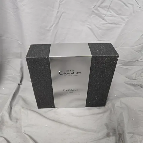 BOXED HOTEL CHOCOLAT THE CABINET CLASSIC 600G GIFT BOX