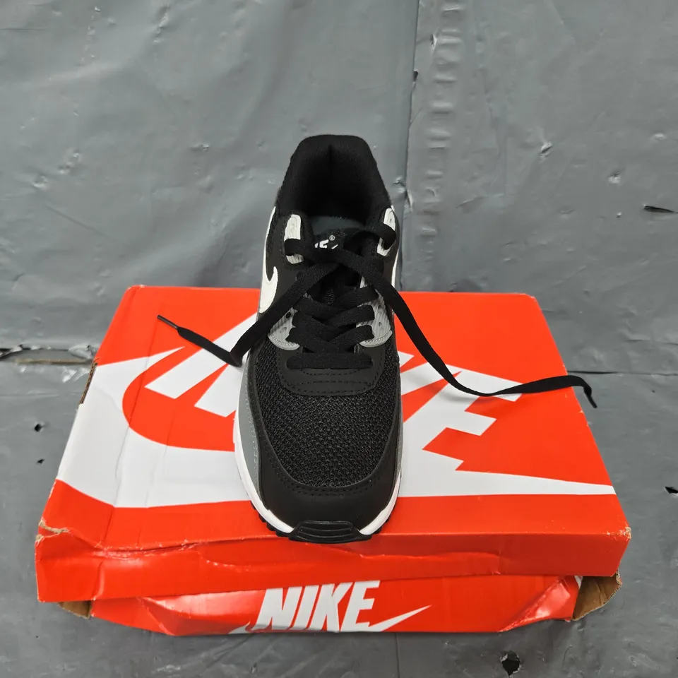 BOXED PAIR OF NIKE AIR MAX 90 ESSENTIAL TRAINERS IN BLACK/WHITE - UK 5.5