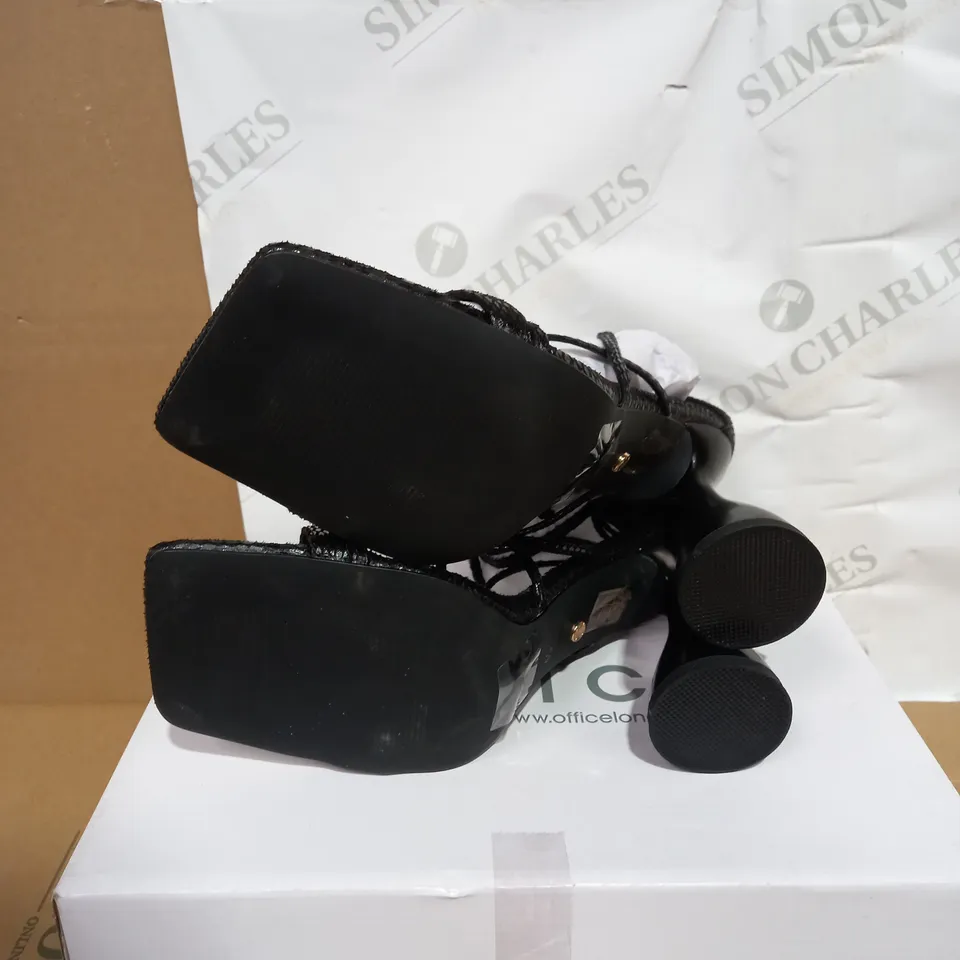 PAIR OF BOXED BLACK STRAPPED HIGH HEEL SHOES SIZE 7