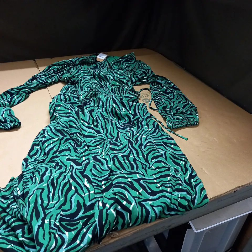 GREEN/BLACK MADELYN MID DRESS SIZE 14