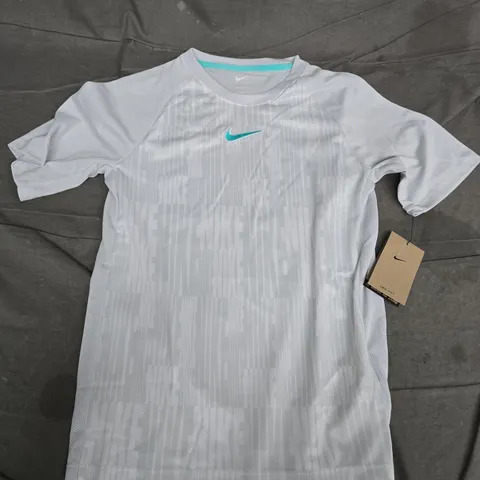 NIKE DRI-FIT KIDS T-SHIRT – LIGHT GREY/WHITE, LG (WITH TAG)