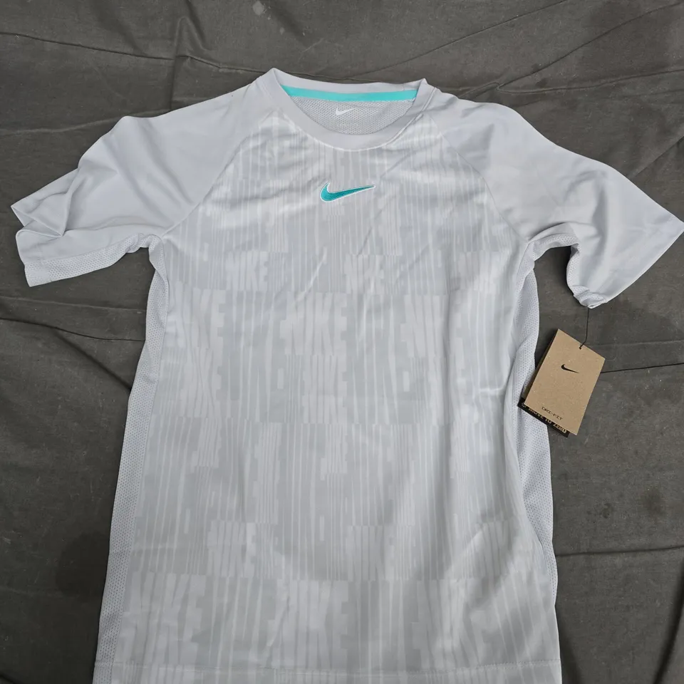 NIKE DRI-FIT KIDS T-SHIRT – LIGHT GREY/WHITE, LG (WITH TAG)