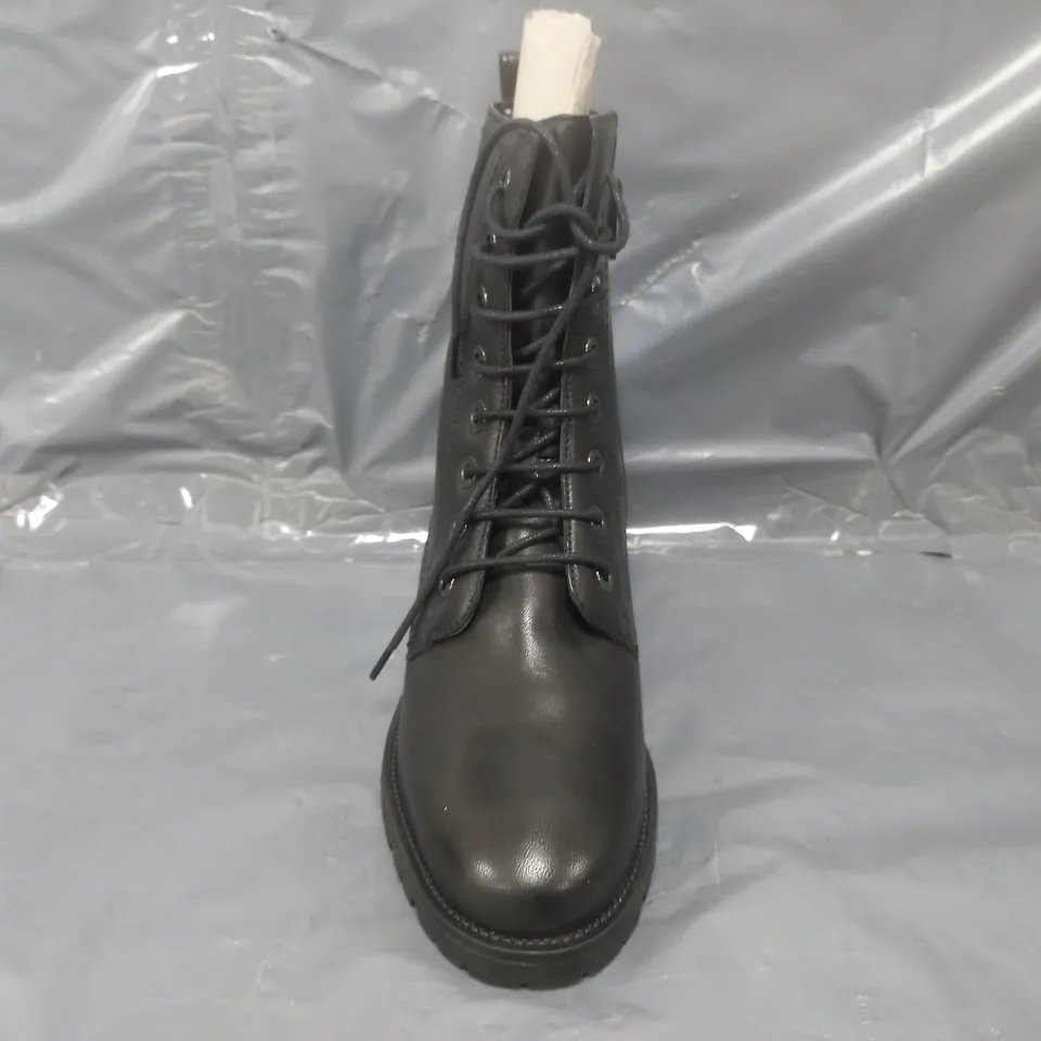 BOXED PAIR OF DUNE LONDON HIKER BOOTS IN BLACK SIZE 4