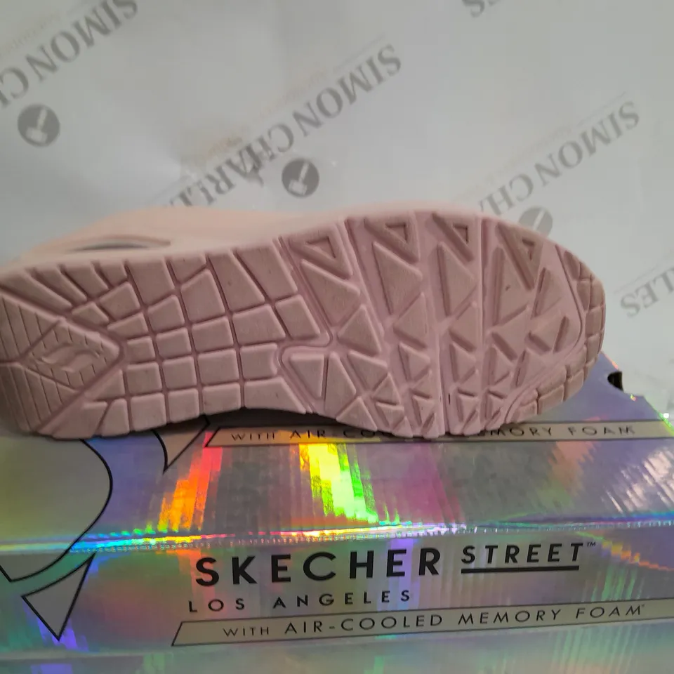 SIZE UK 6 SKECHERS UNO KICK TRAINERS LIGHT PINK