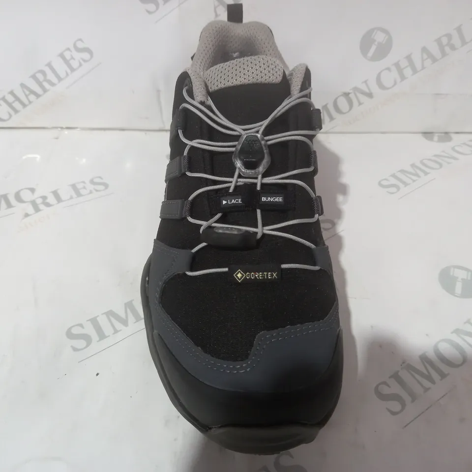 BOXED PAIR OF ADIDAS TERREX SWIFT R2 SHOES IN BLACK/LILAC UK SIZE 6