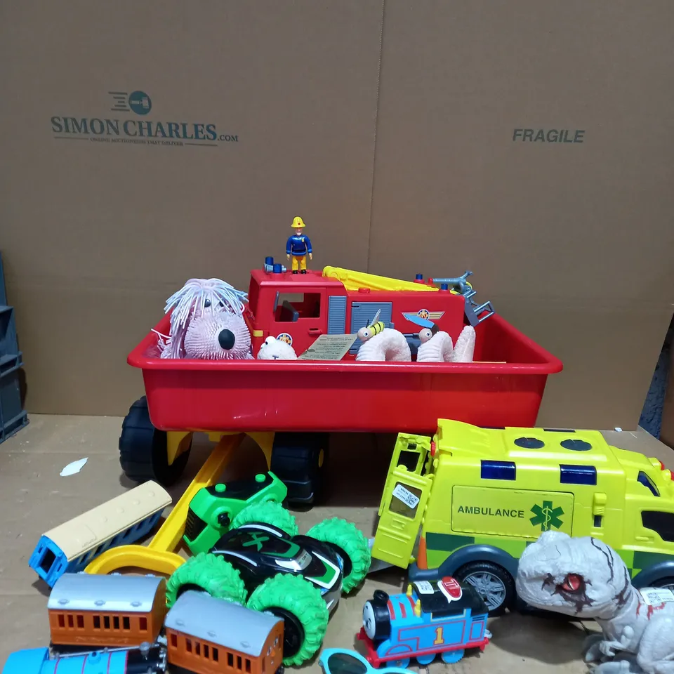 LOT OF APPROXIMATELY 10 ASSORTED TOYS