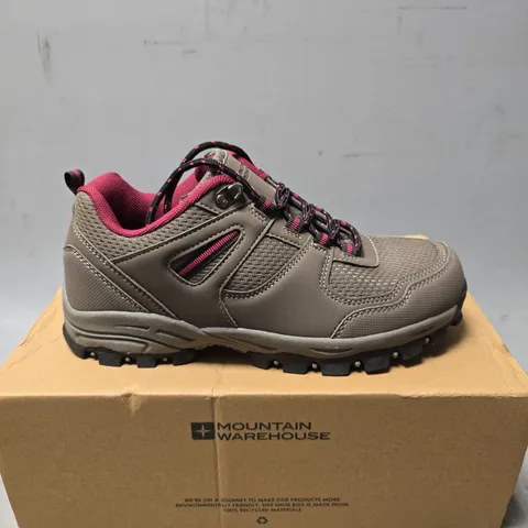BOXED MOUNTAIN WAREHOUSE MCLEOD WOMENS WIDE FIT WALKING SHOE - UK 5