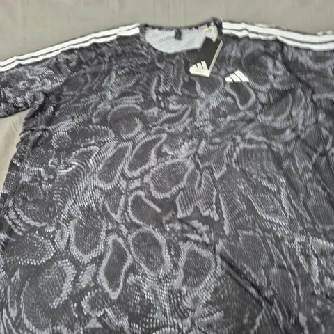 ADIDAS LOGO SNAKE PATTERN TEE SIZE L