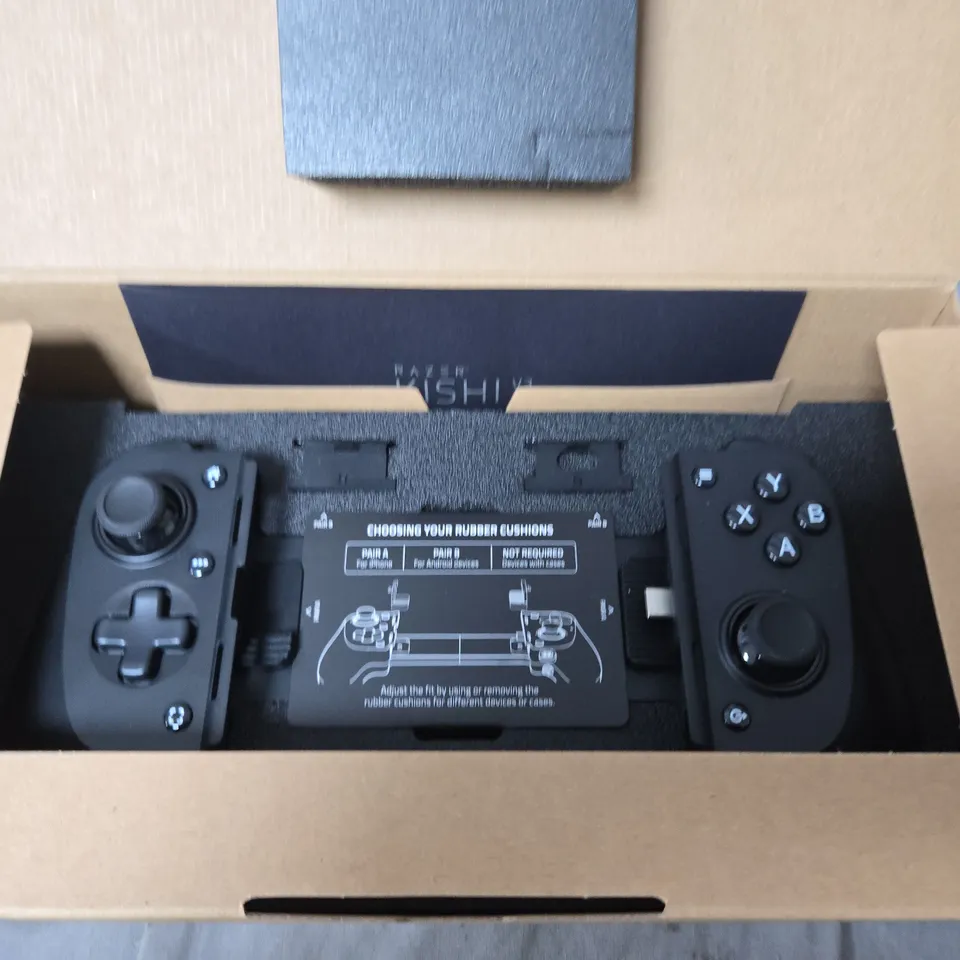 RAZER KISHI V3 MOBILE GAMING CONTROLLER FOR ANDROID & IPHONE – BOXED