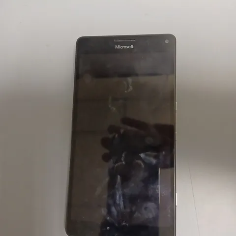 MICROSOFT LUMIA 950 XL IN BLACK