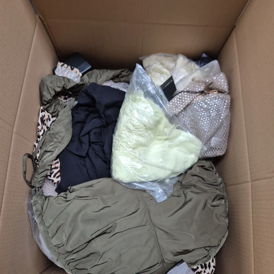 APPROXIMATELY 25 ASSORTED CLOTHING AND FASHION PRODUCTS IN VARIOUS STYLES AND SIZES - COLLECTION ONLY