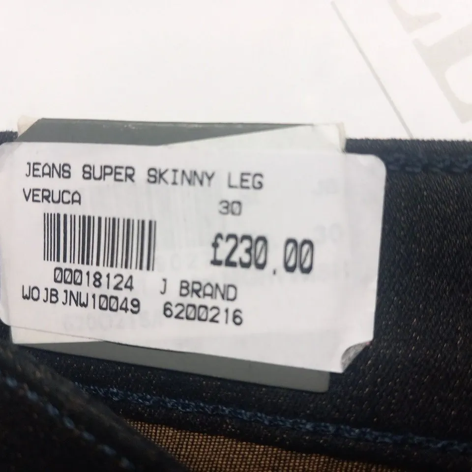 J BRAND SUPER SKINNY LEG VERUCA SIZE 30