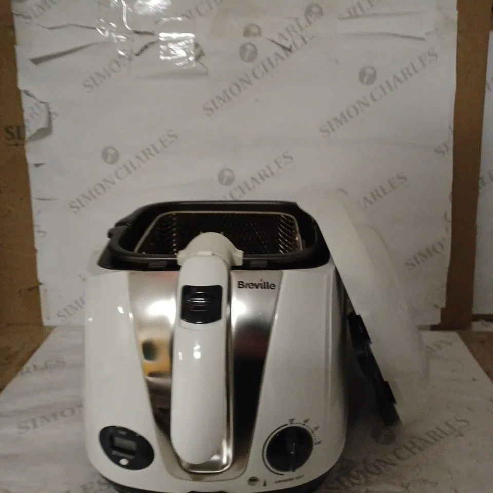 BREVILLE EASY CLEAN DIGITAL FRYER 
