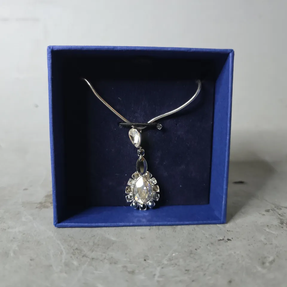 BOXED SWAROVSKI JEWELLERY VALESKA PENDANT
