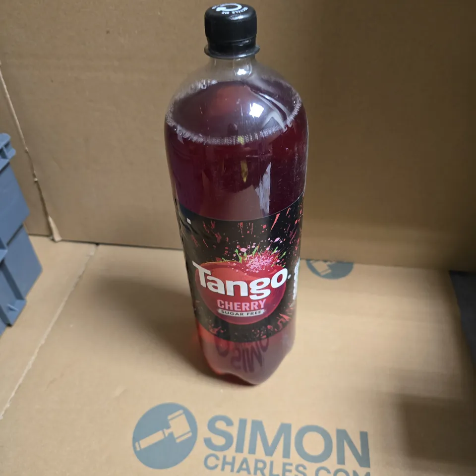 4 X ASSORTED DRINK ITEMS INCLUDING PEPSI MAX 2L AND TANGO CHERRY 2L 