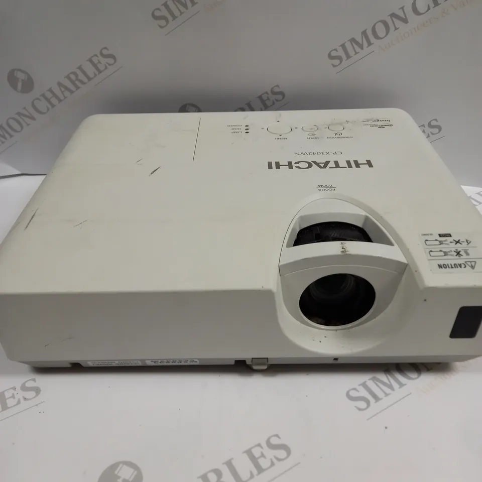 HITACHI CP-X3042WN PROJECTOR 