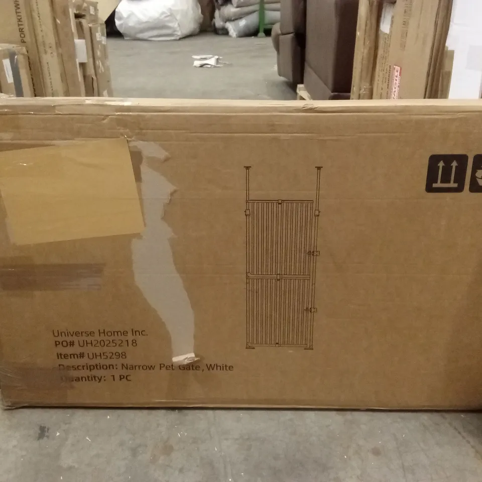 BOXED NARROW PET GATE, WHITE (1 BOX)