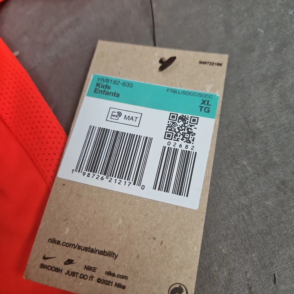 NIKE KIDS T-SHIRT NEON ORANGE – SIZE XL
