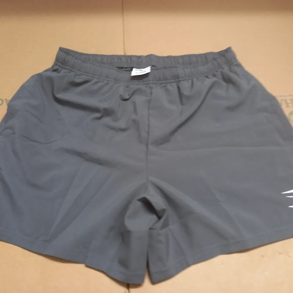 GYMSHARK GREY SHORTS - M