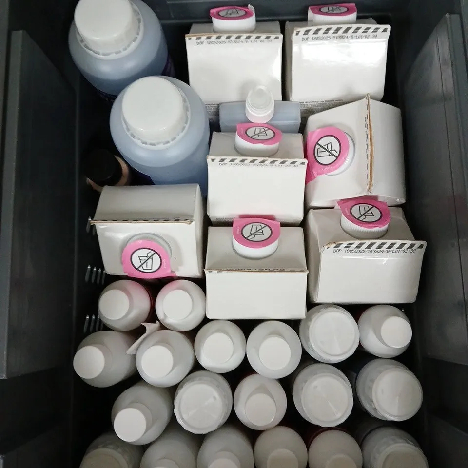 APPROXIMATELY 15 ASSORTED HOUSEHOLD PRODUCT TO INCLUDE DRAIN CLEANER, MOP CLEANER, WASHING UP LIQUID ETC