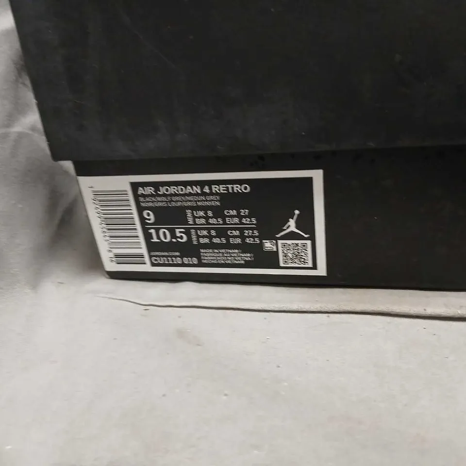 AIR JORDAN 4 RETRO TRAINERS – BLACK SIZE 8