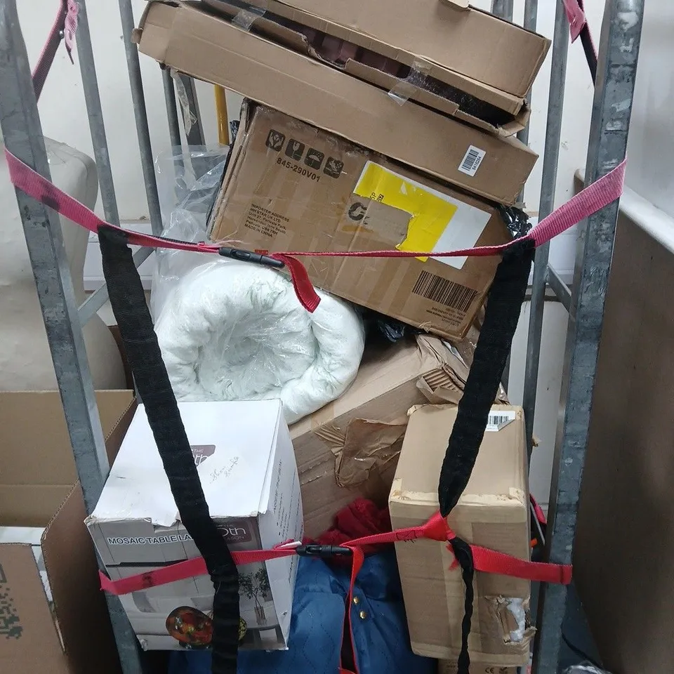 CAGE OF APPROXIMATELY 12 ASSORTED HOUSEHOLD ITEMS TO INCLUDE - MOSAIC TABLE LAMP - HEADPHONES AND FIREWORKS STAKE LIGHTS - COLLECTION ONLY - CAGE NOT INCLUDED