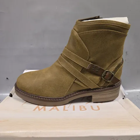 BOXED BLOWFISH MALIBU ANKLE BOOTS, RUST - UK SIZE 6