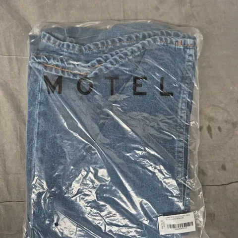 MOTEL LOW RISE RIGID FLARE JEANS – MID BLUE, W34 L30