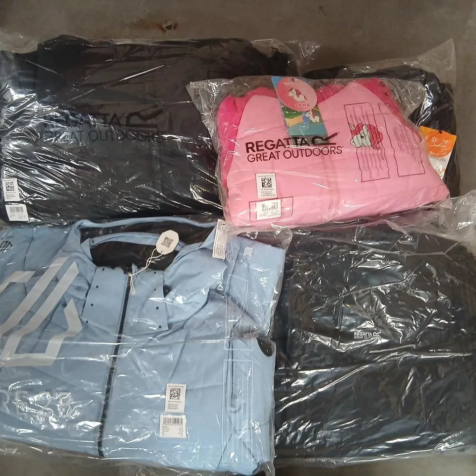 APPROXIMATELY 14 ITEMS OF ASSORTED BRAND NEW REGATTA CLOTHING AND ACCESSORIES