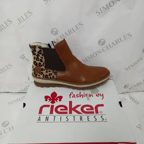 BOXED PAIR OF RIEKER CHELSEA BOOT SIZE 6.5