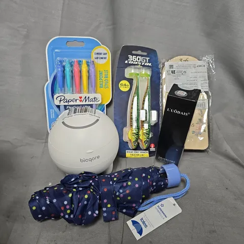 APPROXIMATELY 15 ASSORTED HOUSEHOLD ITEMS TO INCLUDE BIOQORE ULTRASONIC CLEANER, PAPER MATE PENS, 360GT COASTAL STORM, ETC