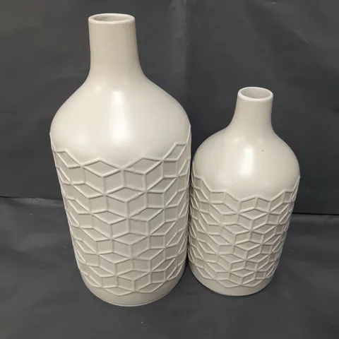 BOXED SET OF MATT WHITE VASES