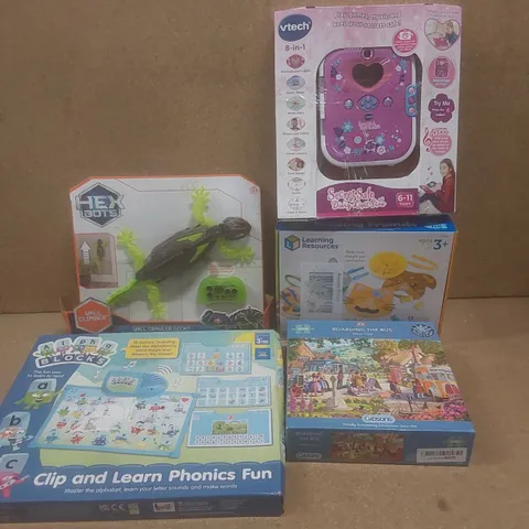 BOX TO CONTAIN A LARGE ASSORTMENT OF CHILDREN'S TOYS TO INCLUDE; KIDS LEARNING TOYS, WALL CRAWLER, JIGSAW PUZZLE ETC