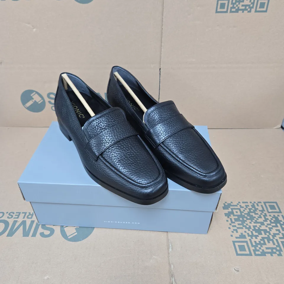 VIONIC MEN'S BLACK LEATHER LOAFERS – BOXED UK 6