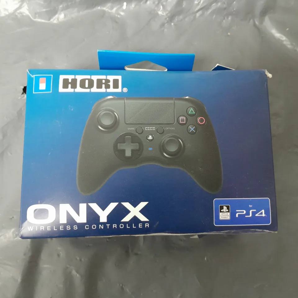 HORI ONYX PS4 CONTROLLER 