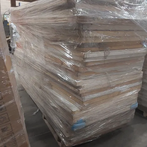 PALLET CONTAINING A VERY LARGE QUANTITY OF ASSORTED DOORS