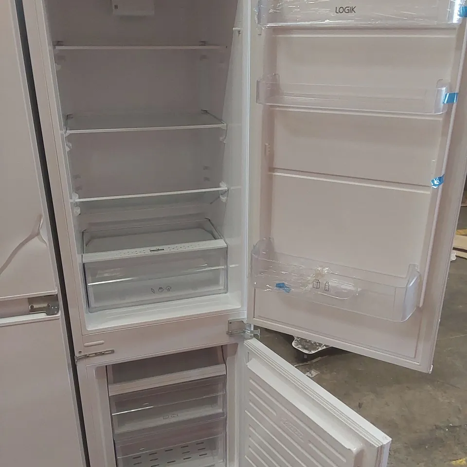 LOGIK LIFF7024 INTEGRATED 70/30 FRIDGE FREEZER - SLIDING HINGE