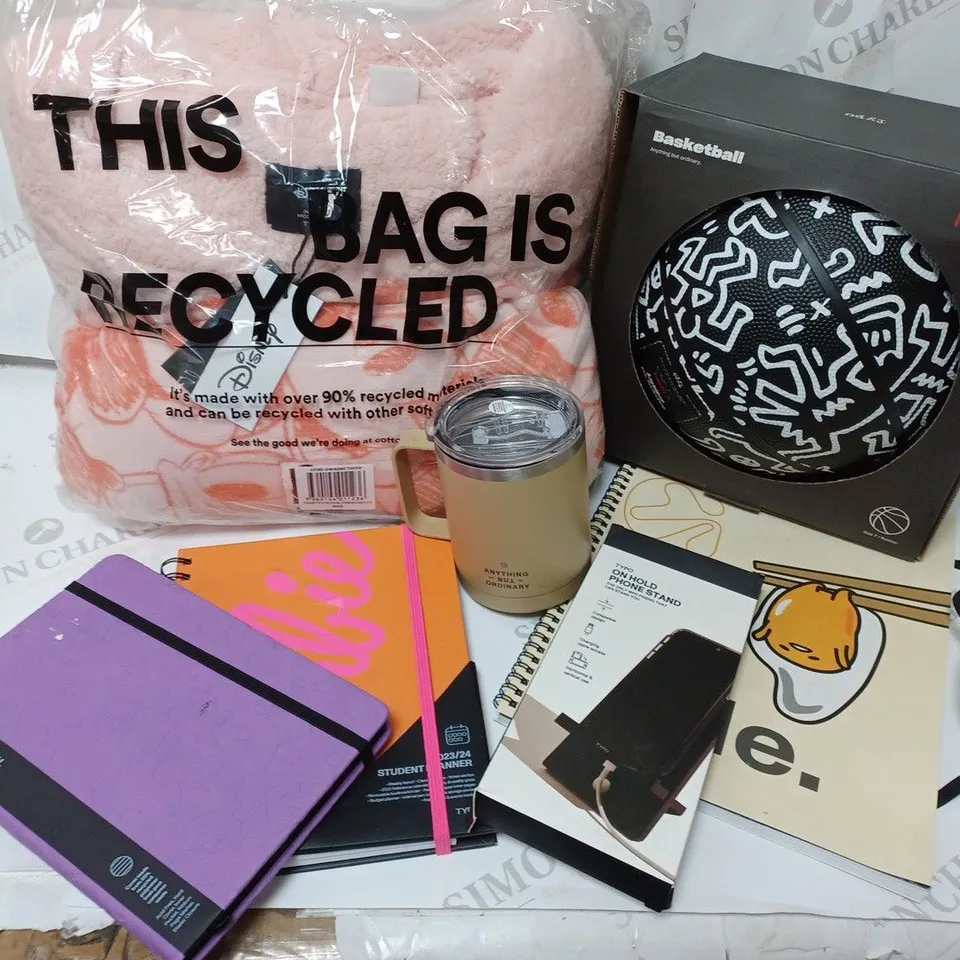 APPROXIMATELY 7 COTTON ON ITEMS INCLUDING KEITH HARING BASKETBALL, DISNEY MICKEY MOUSE THROW, THERMAL MUG, BLACK WOODENPHONE STAND