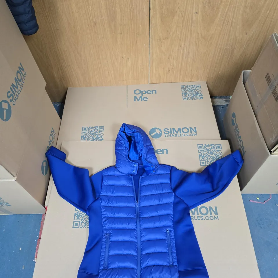 BOX OF APPROXIMATELY 16 ASSORTED CLOTHING ITEMS TO INCLUDE: BLUE JACKET 